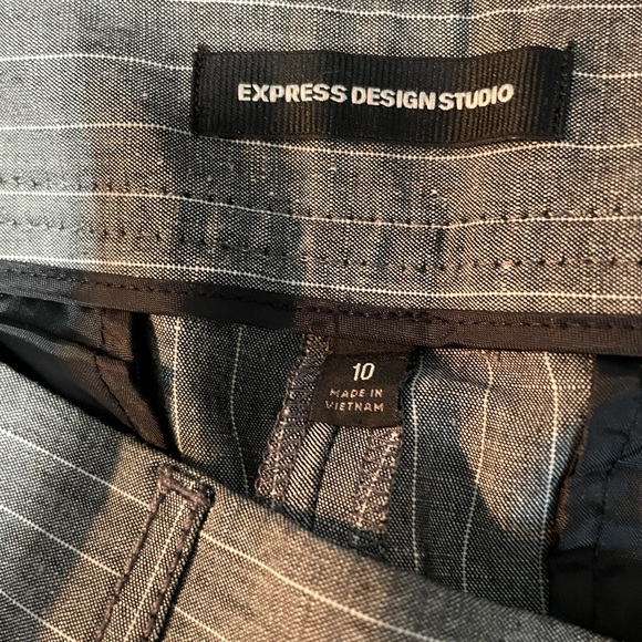 Express Design Studio Capris Pants - Picture 3 of 5